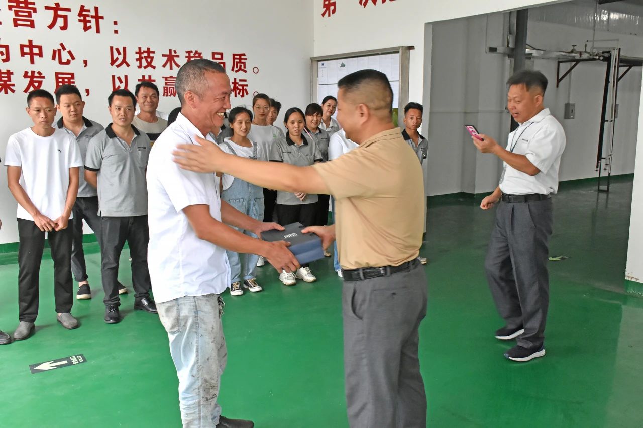 热烈庆祝东莞乐鱼(中国)乌沙新厂顺利投产一个月——暨优秀员工表彰总结大会